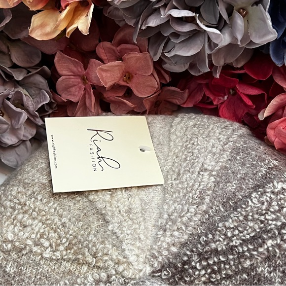 Fuzzy Knit Brown Gradient Fleece Beret Hat - Picture 12 of 15